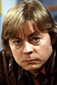 Hywel Bennett