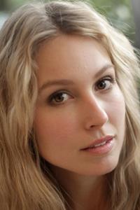 Sarah Carter