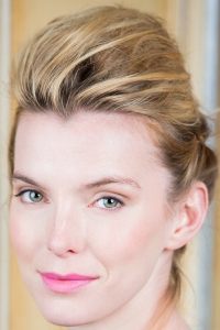 Betty Gilpin