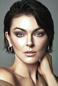 Serinda Swan