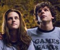 Adventureland - Jesse Eisenberg and Kristen Stewart
